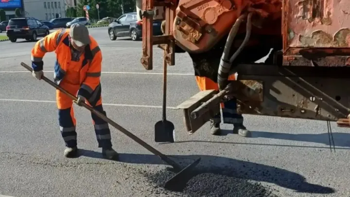 В Обнинске продолжается ямочный ремонт дорог