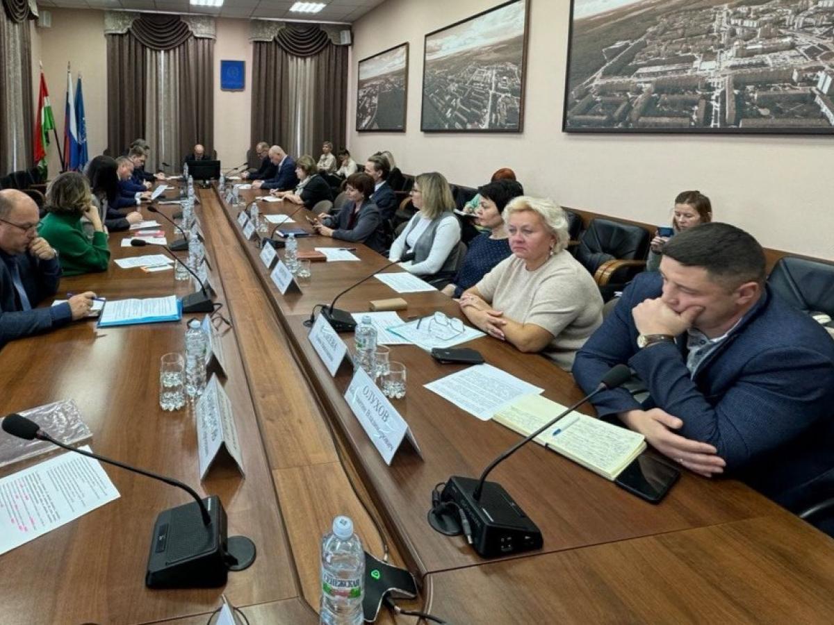 На еженедельной планёрке обсудили успехи юных спасателей, подготовку к отопительному сезону и строительство нового спортзала в Обнинске — Настоящий Обнинск
