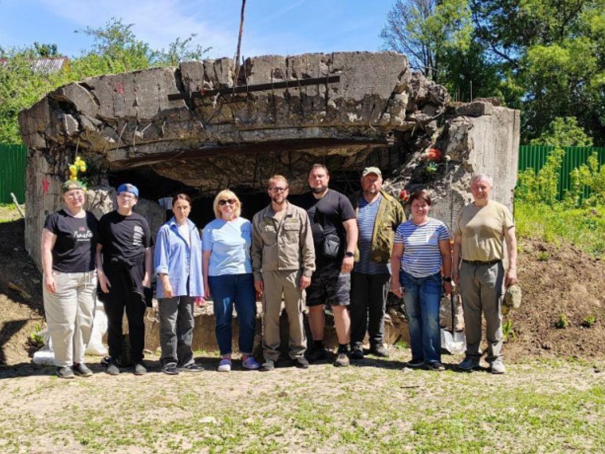 Военно-патриотический отряд ОНПП «Технология» провел субботник на мемориале «Ильинские рубежи» — Настоящий Обнинск
