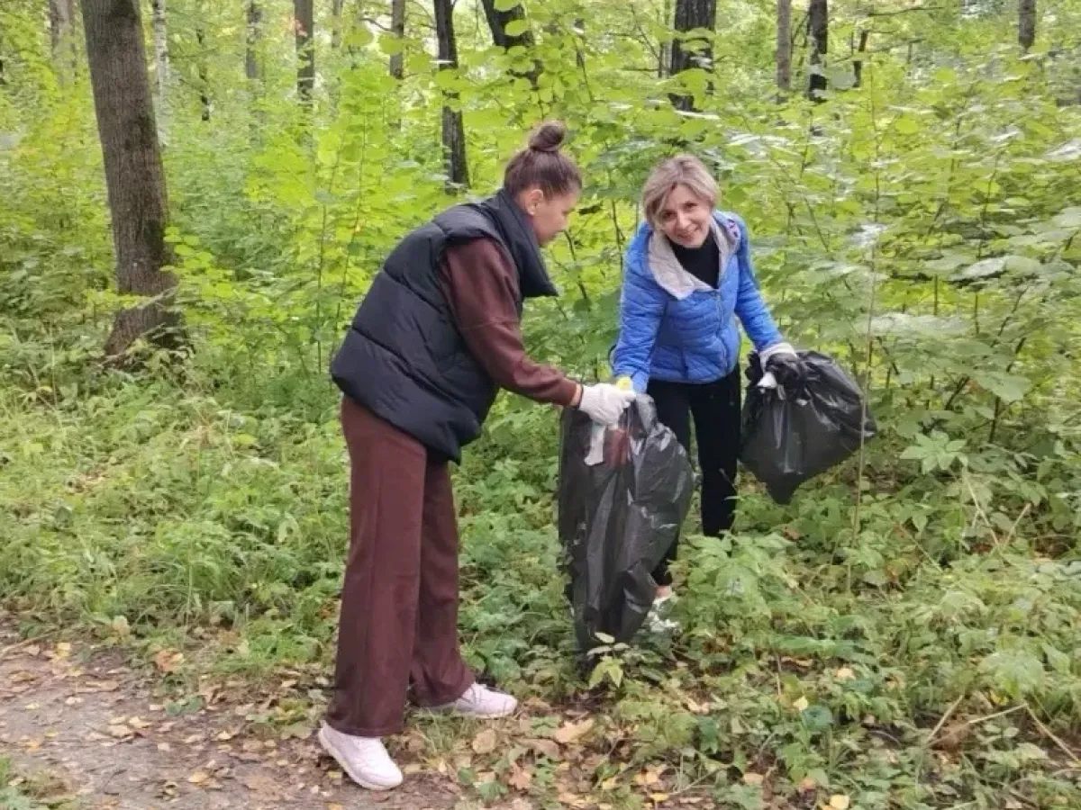 В Обнинске с начала сентября провели 33 осенних субботника