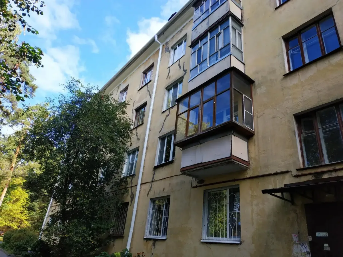 На Блохинцева, 5 приняли отремонтированную крышу и систему водоотведения