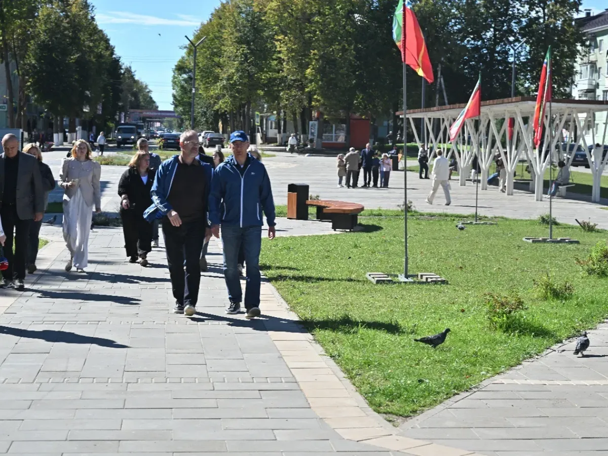В Людиново завершили благоустройство двух скверов и продолжают работы на Площади Победы