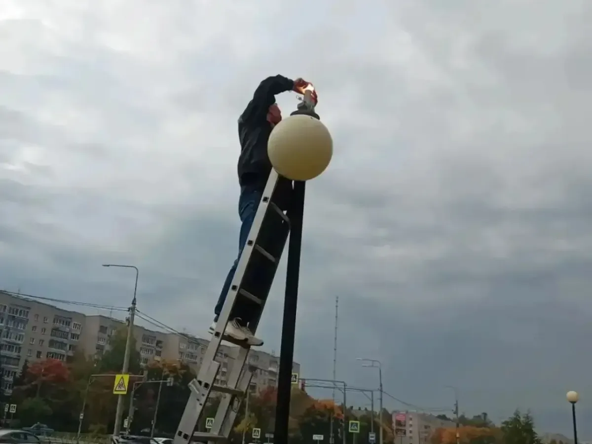 В Обнинске продолжается ремонт уличного освещения