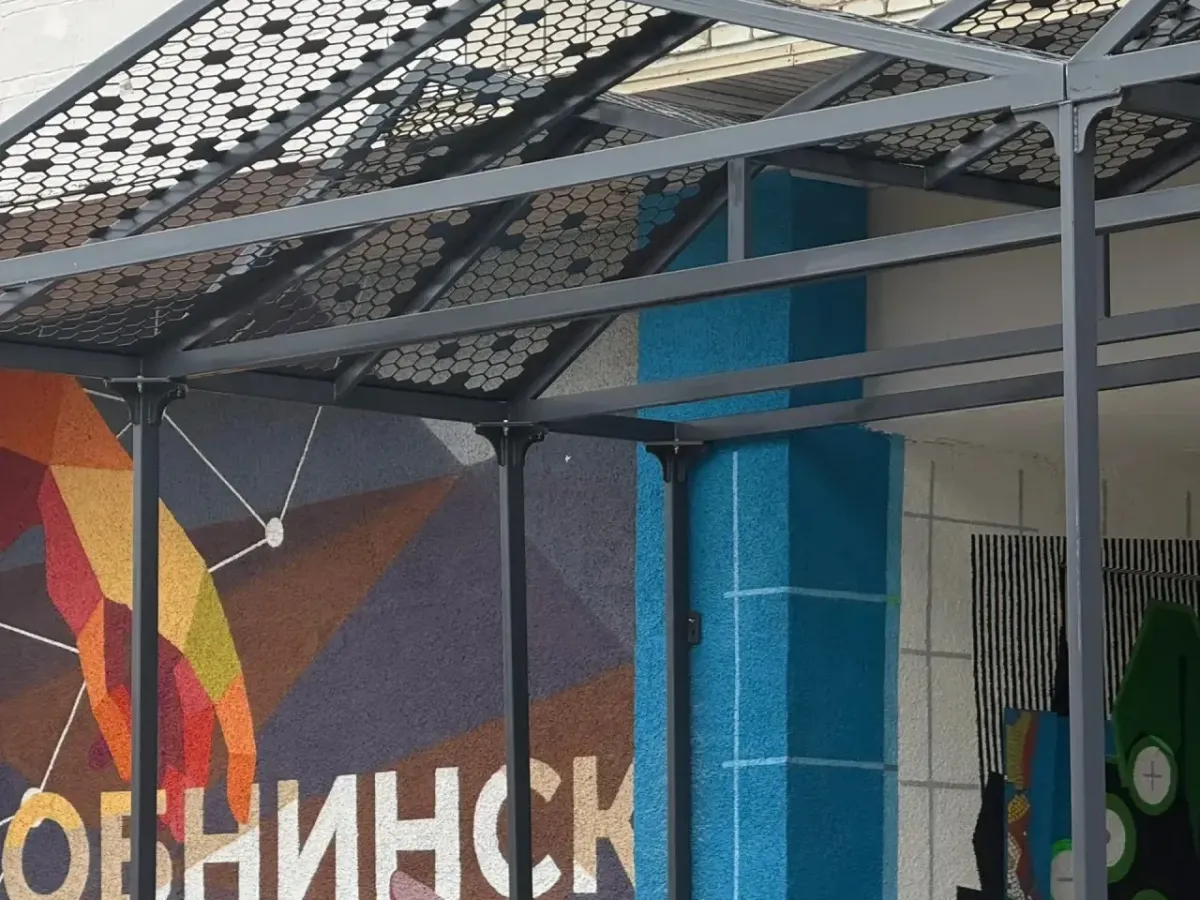 В Обнинске на проспекте Маркса появились новые муралы и скульптуры