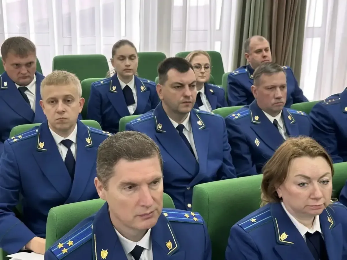 Прокуратура потребовала ускорить завершение ремонта крыш в многоквартирных домах