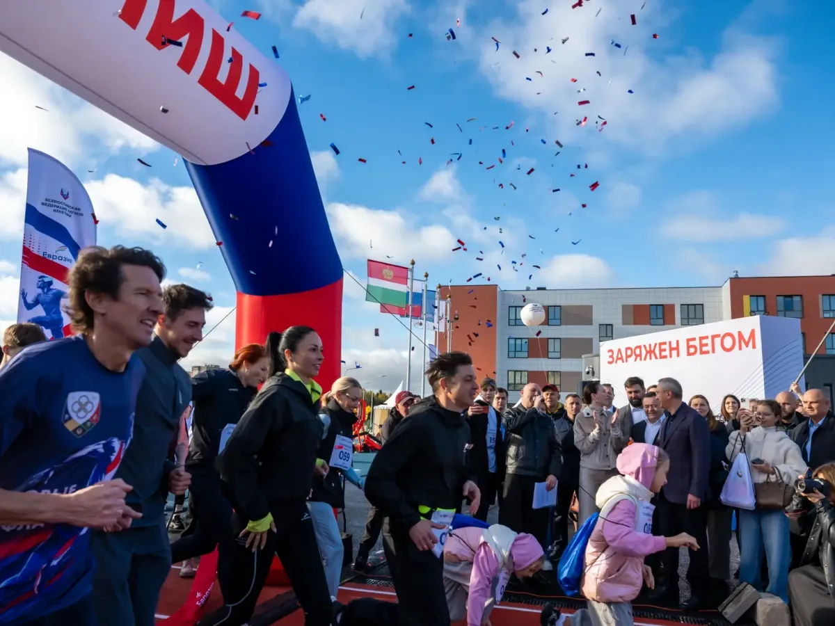 В Заовражье открыли всесезонный беговой центр для бесплатных тренировок