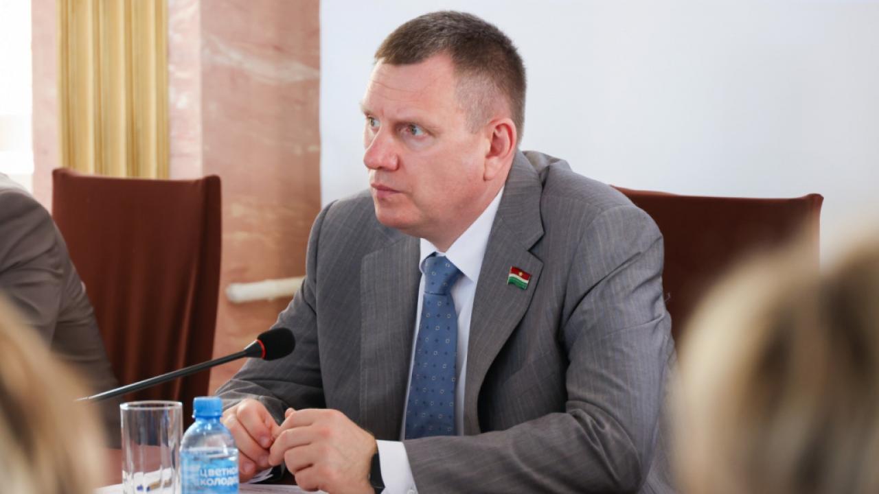 Геннадий Новосельцев: «В Калужской области создана комплексная система мер поддержки семей с детьми» — Настоящий Обнинск