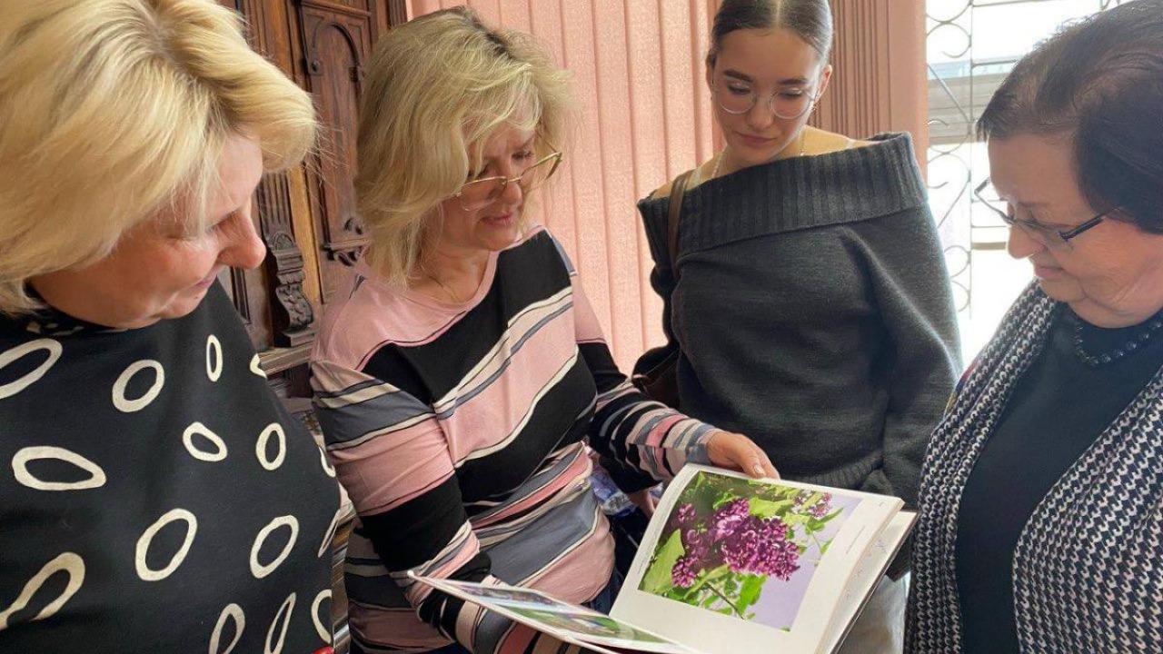 Семейная история Великой Победы: правнучка маршала Соколовского передала Музею Обнинска уникальное издание — Настоящий Обнинск