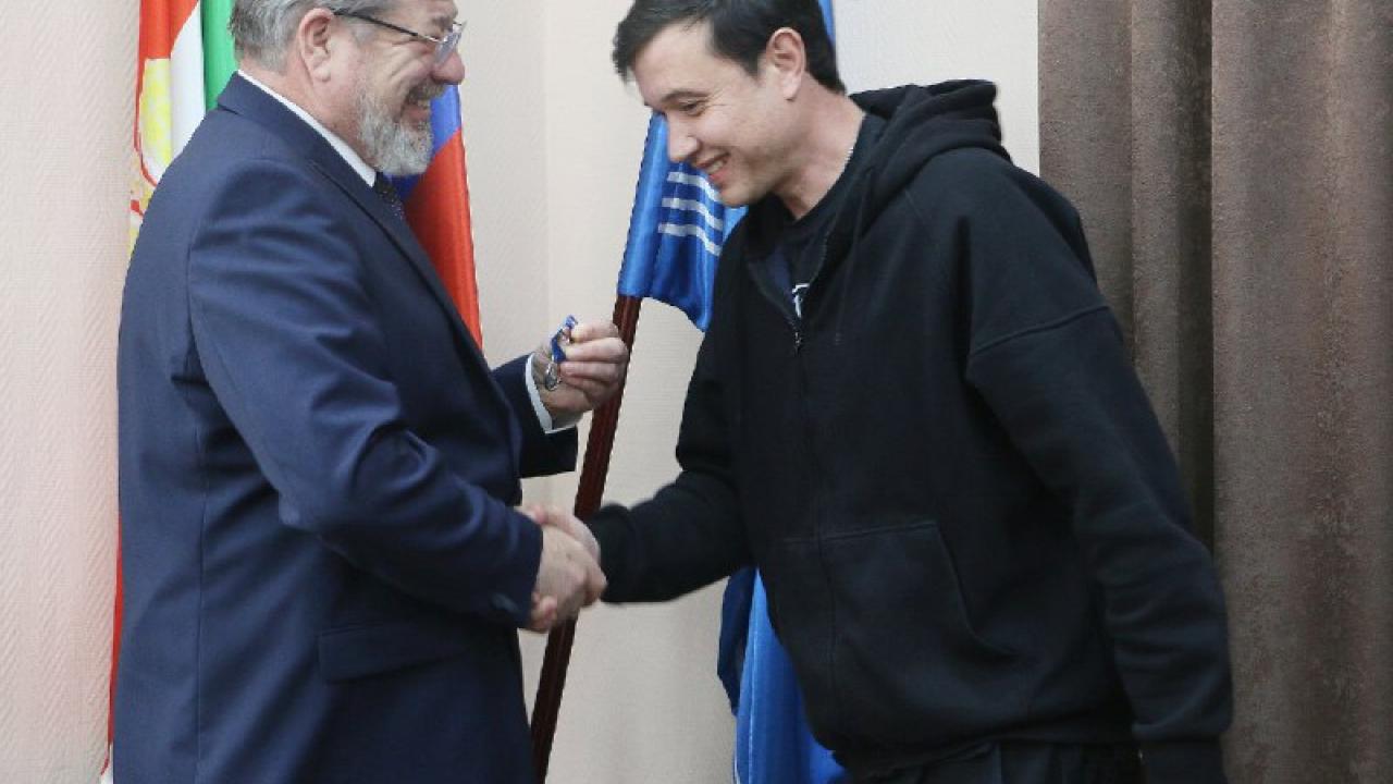 В Обнинске вручили награды участникам СВО и волонтёрам, помогающим фронту — Настоящий Обнинск