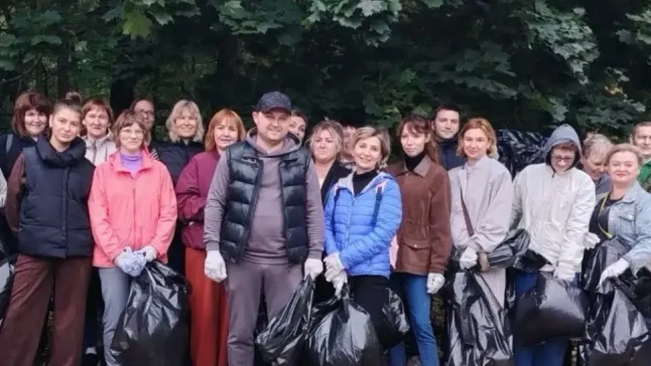 В Обнинске с начала сентября провели 33 осенних субботника