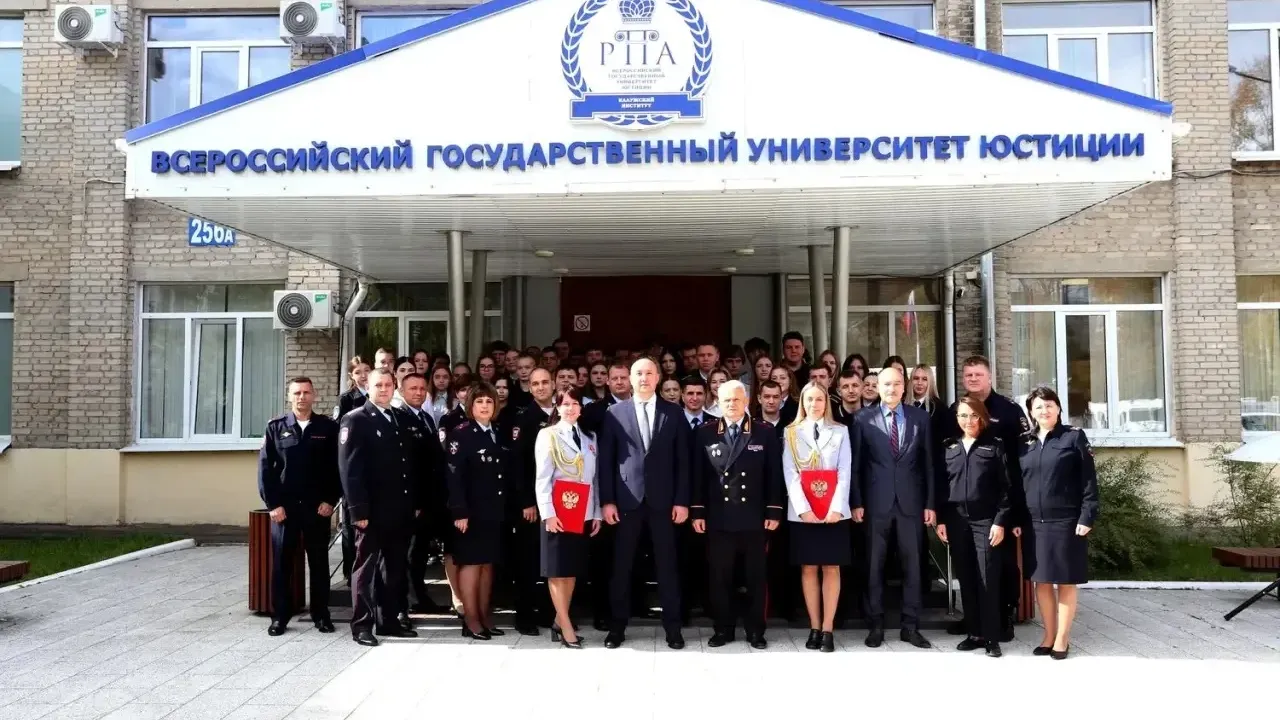 Будущие юристы в Калужском институте встретились с руководством полиции