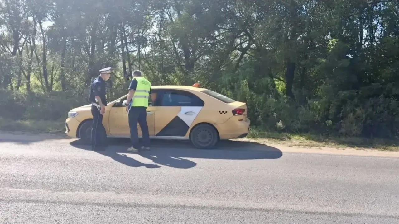 В Тарусском округе на рейде по такси выявили нарушение правил перевозок