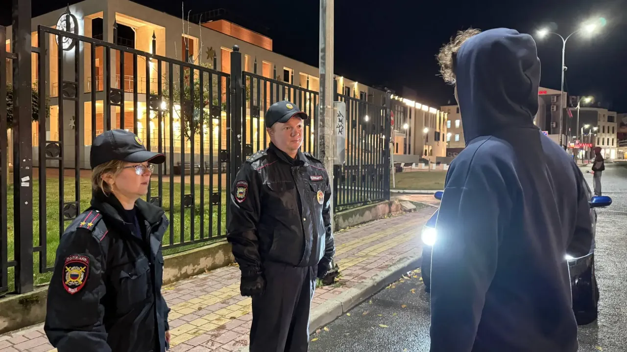 В Калуге в ходе ночного рейда в полицию доставили семерых подростков — Настоящий Обнинск