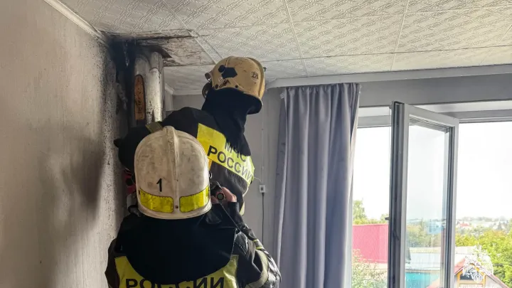 В Омске ликвидировали пожар в двухэтажном жилом доме на 21-й Амурской — Омск Сейчас