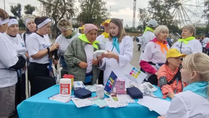 В Омске прошел фестиваль скандинавской ходьбы «Шагаем к долголетию!» — Омск Сейчас