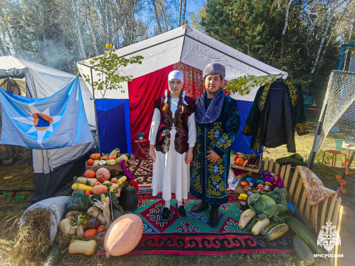 В Омской области фестиваль «Дары осени» объединил сотрудников МЧС, ветеранов и молодежь