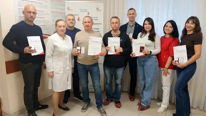 Еще 14 орловчан стали почетными донорами России — Орёл Сейчас