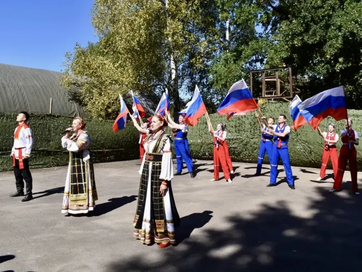 Орловские артисты выступили с благотворительным концертом перед бойцами СВО