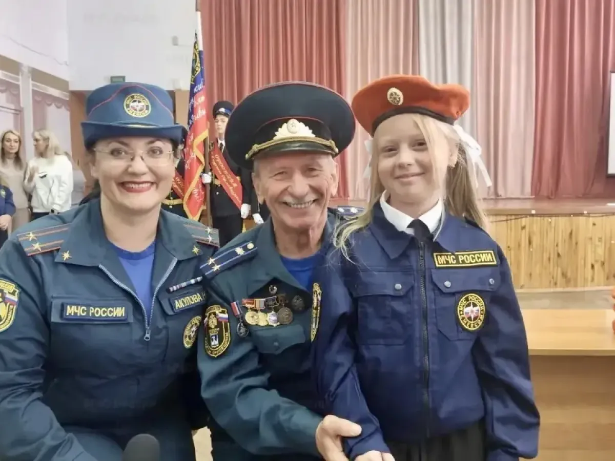 В школе №37 Орла первоклассников посвятили в кадеты-спасатели