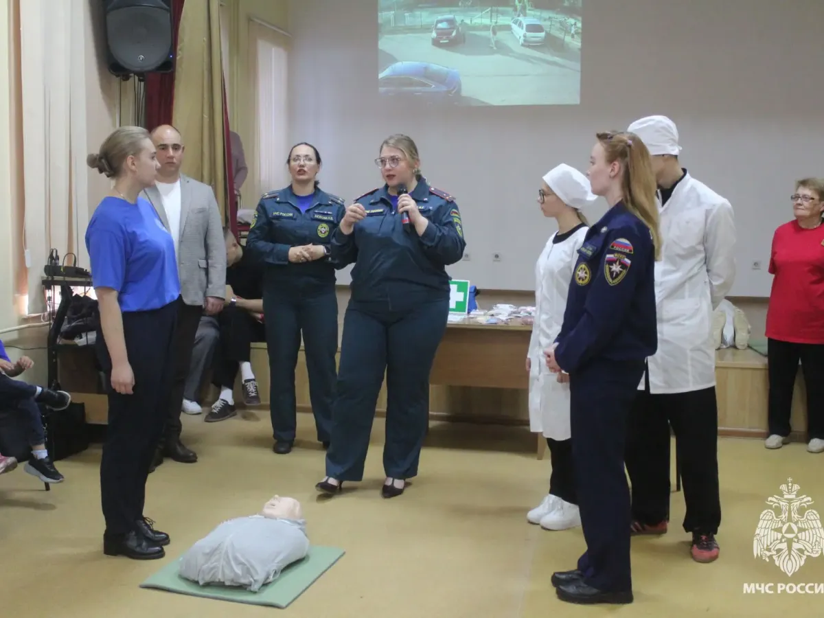 В Орле молодежь обучили основам первой помощи на мастер-классе МЧС