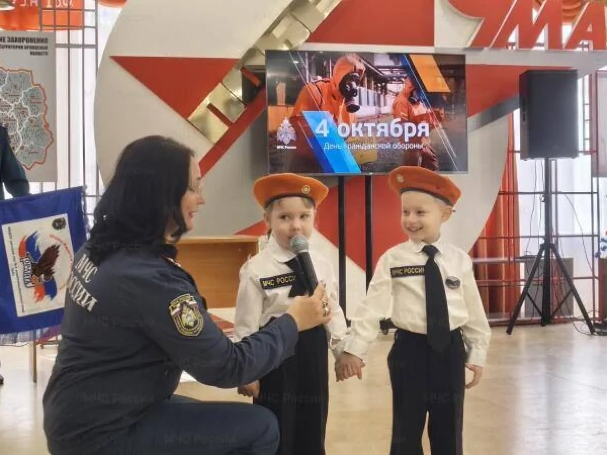 В Орле дошкольников посвятили в кадеты-спасатели МЧС России