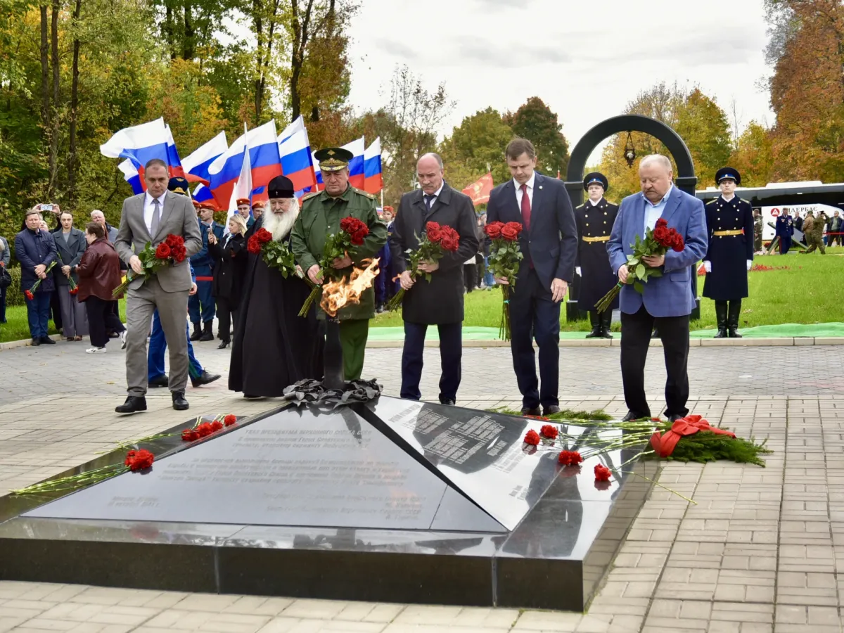 На мемориале советским танкистам открыли новый бронзовый бюст