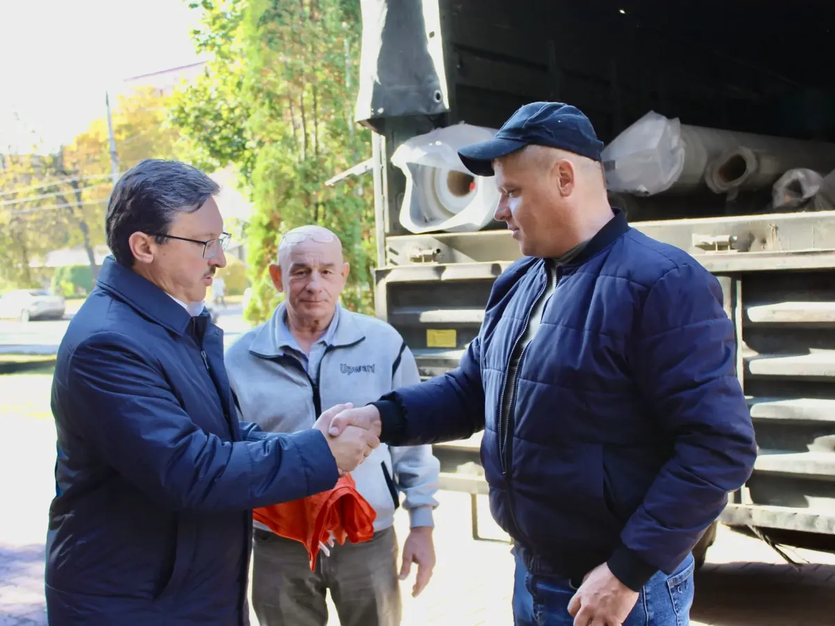 В Орле погрузили партию гуманитарной помощи для танкового подразделения
