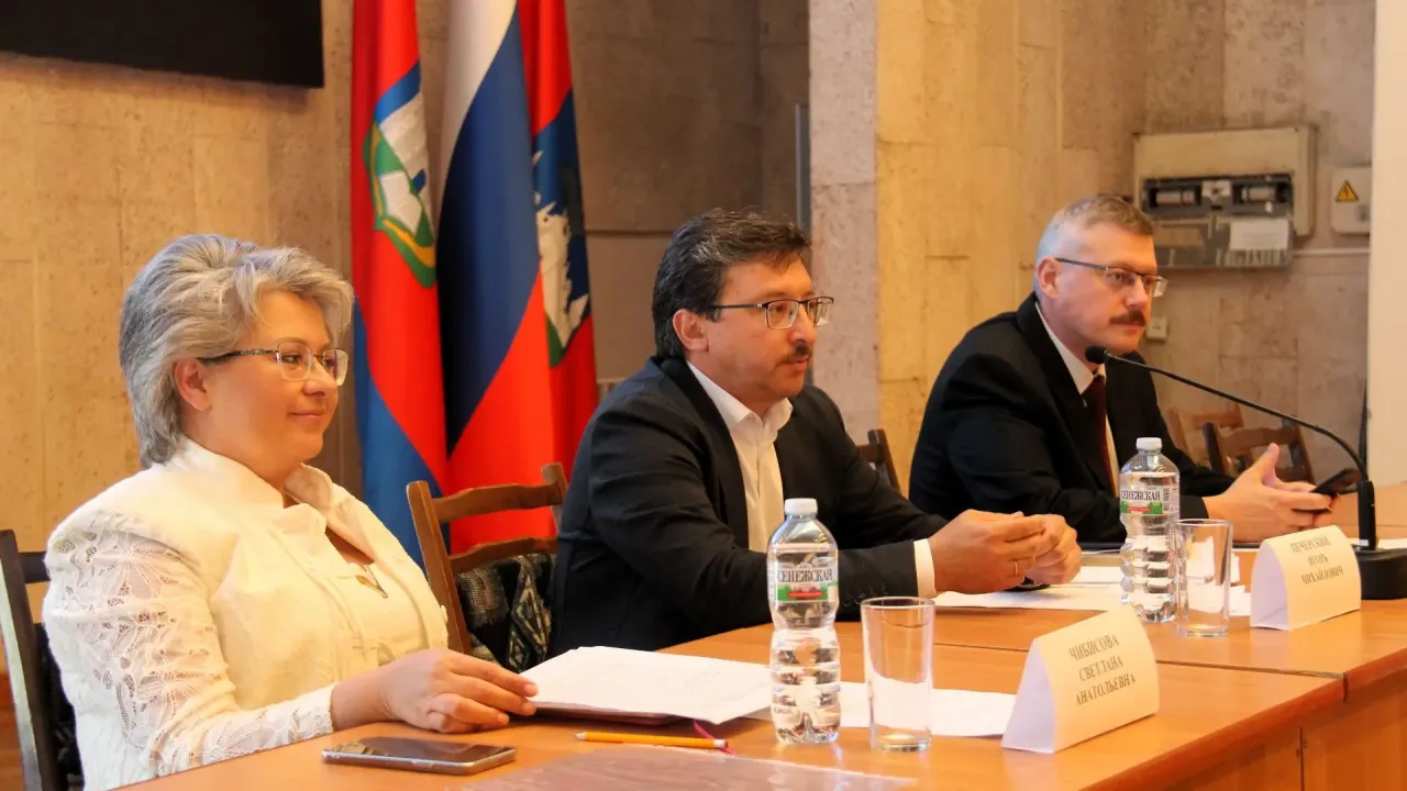 В Орле обсудили поддержку замещающих семей в первый год после принятия ребёнка — Орёл Сейчас