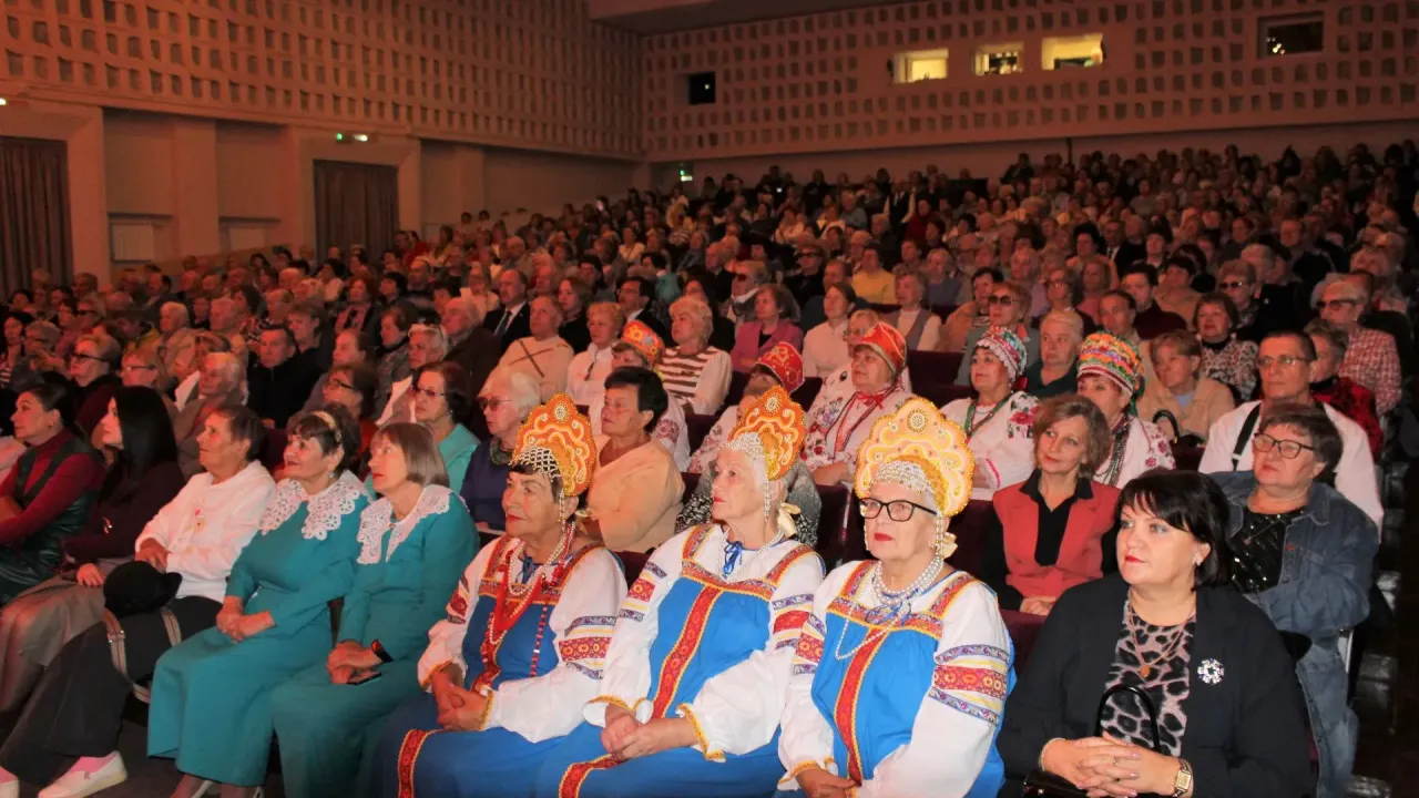 В Орле прошёл гала-концерт фестиваля творчества пенсионеров Орловщины — Орёл Сейчас