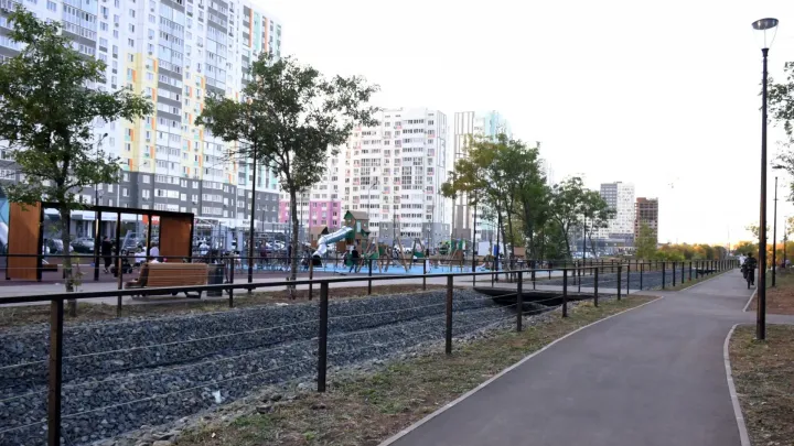 В Оренбурге продолжается благоустройство парка в 16-м микрорайоне — Оренбург Сейчас