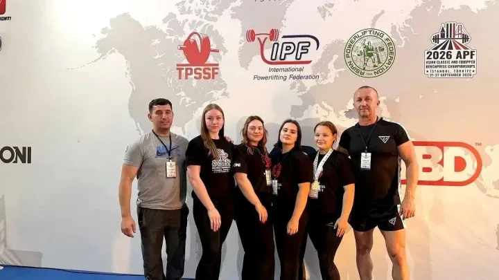 Оренбургские спортсменки завоевали четыре медали на чемпионате и первенстве Азии по пауэрлифтингу — Оренбург Сейчас