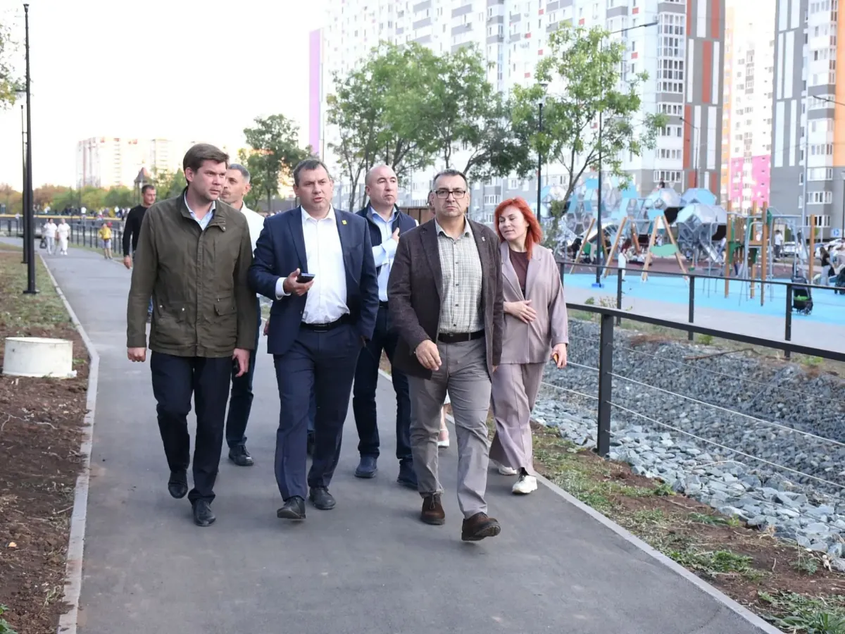 В Оренбурге продолжается благоустройство парка в 16-м микрорайоне