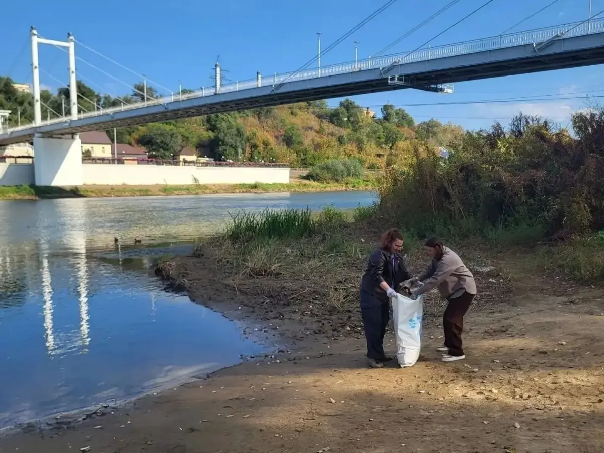 В Оренбурге более 400 человек убрали берега Урала и Сакмары