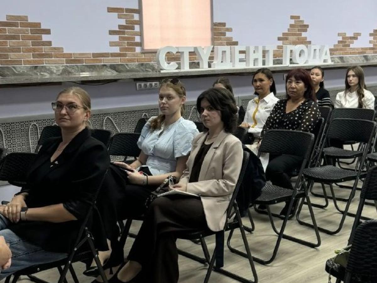 В Оренбурге обсудили работу Движения Первых в новом учебном году