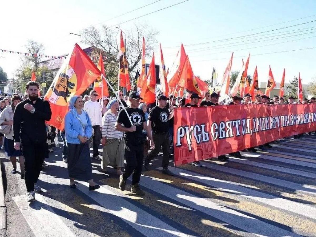 В Оренбурге прошёл традиционный Крестный ход в честь Рождества Богородицы