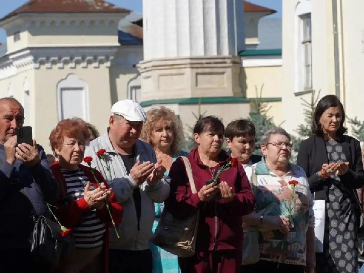 В Оренбурге памятный камень красногвардейцам-мусульманам вернули на историческое место
