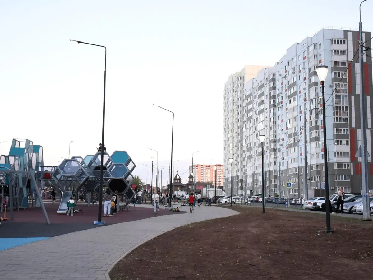 В Оренбурге продолжается благоустройство парка в 16-м микрорайоне