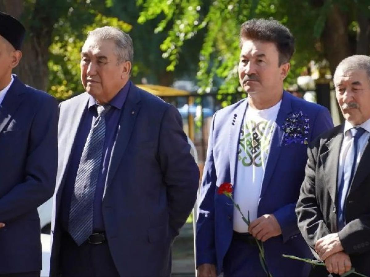 В Оренбурге памятный камень красногвардейцам-мусульманам вернули на историческое место