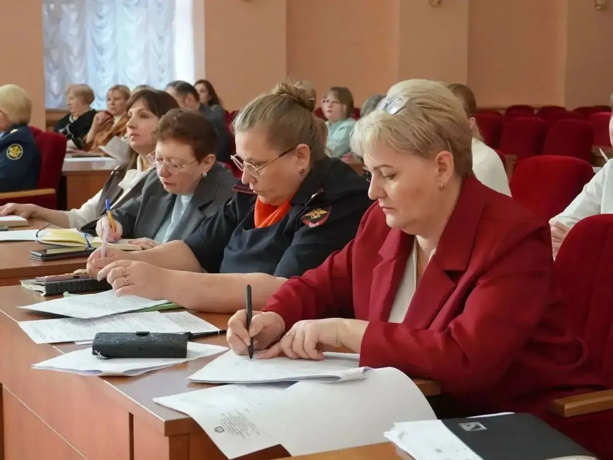В Оренбурге обсудили летний отдых, трудоустройство подростков и профилактику рисков