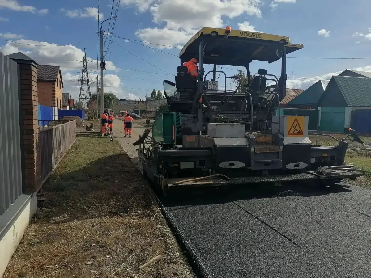 В Оренбурге на улице Гастелло завершили укладку выравнивающего слоя асфальта