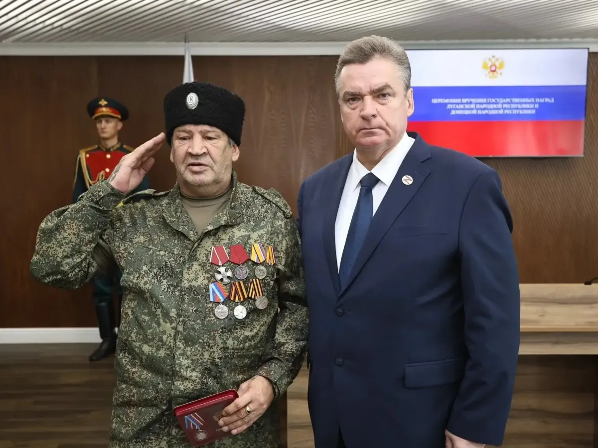 В правительстве области вручили награды бойцам добровольческого отряда «БАРС-6»