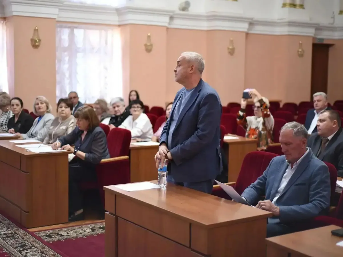 В администрации Оренбурга обсудили кадровое обеспечение медицины и образования
