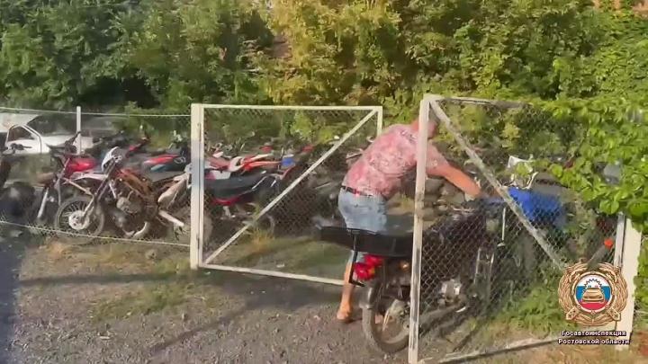 В Шахтах остановили водителя мопеда без шлема с признаками опьянения — Ростов-на-Дону Сейчас