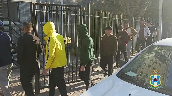 В Первомайском районе Ростова выявили 9 нарушений миграционного законодательства — Ростов-на-Дону Сейчас