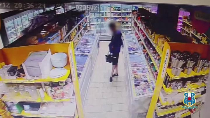 Ростовские полицейские раскрыли кражу из магазина на почти 17 тысяч рублей — Ростов-на-Дону Сейчас