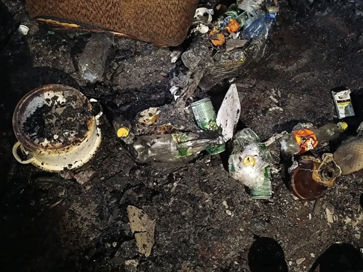 В Гуково при ночном пожаре в многоквартирном доме погиб мужчина