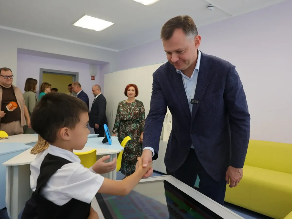 Губернатор в Волгодонске поздравил футбольную команду и посетил школу-интернат