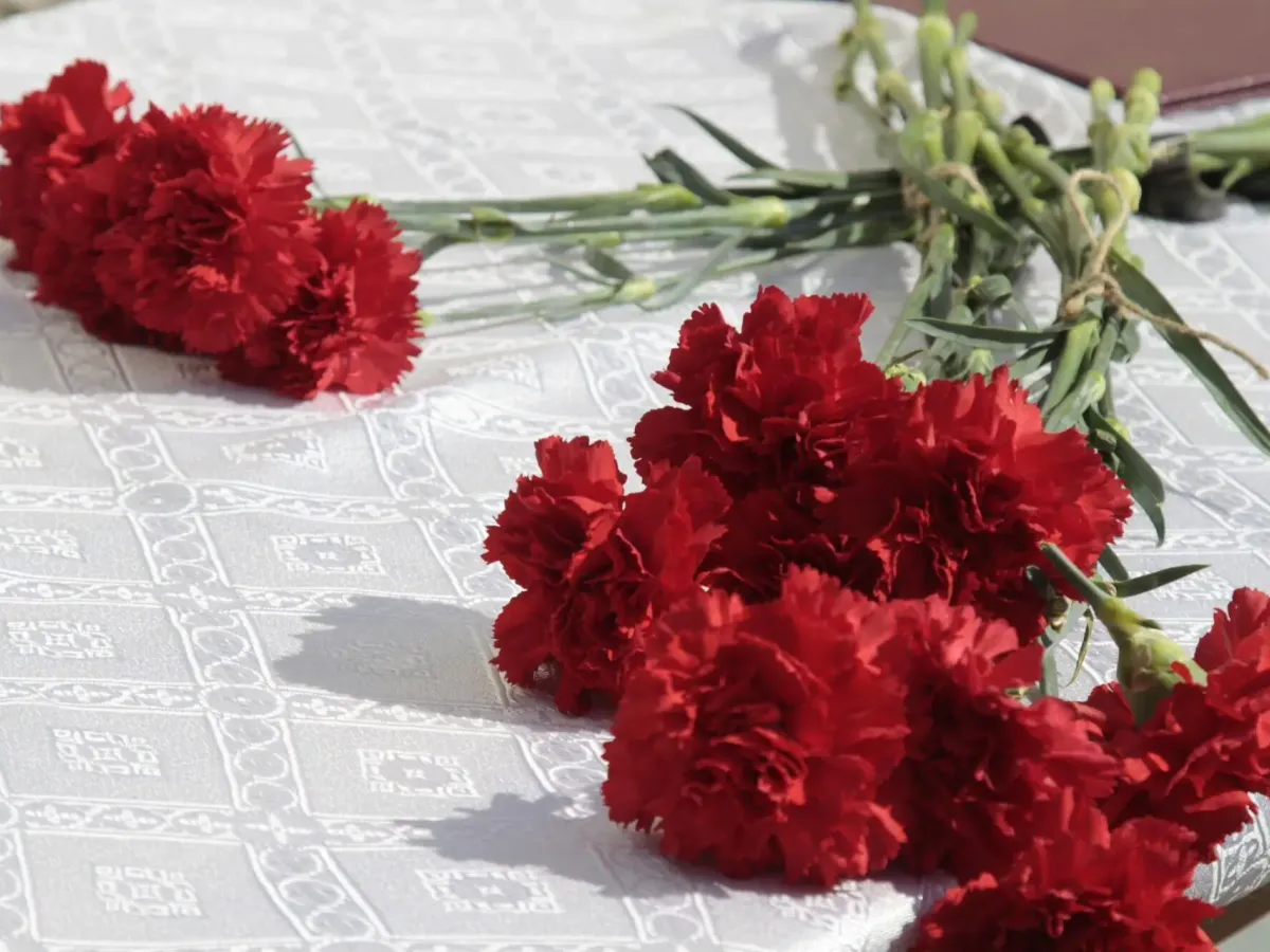 В Шахтах открыли мемориальную доску огнеборцу Вячеславу Легкову