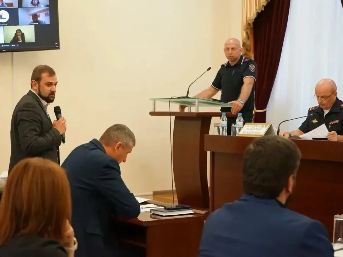 В Усть-Донецком районе обсудили безопасность дорожного движения