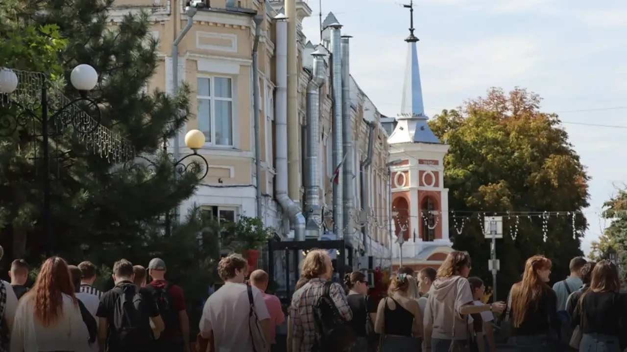 В Азове и Ростове прошли пешеходные экскурсии в рамках проекта «НЕ Тихий Дон» — Ростов-на-Дону Сейчас